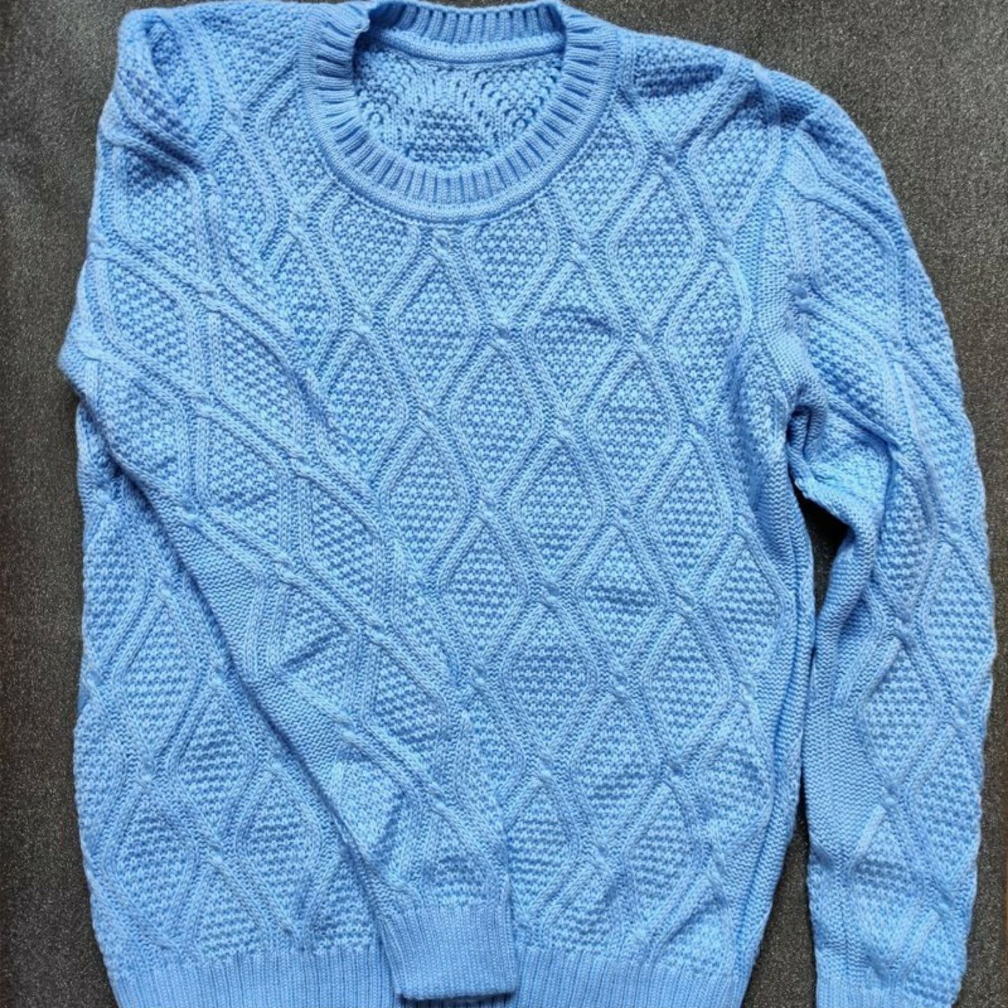 Utförsäljning! REA! Gotländsk handstickad långärmad tröja blå. 70% ull Utförsäljning! REA! Gotländsk handstickad långärmad tröja blå. 70% ull