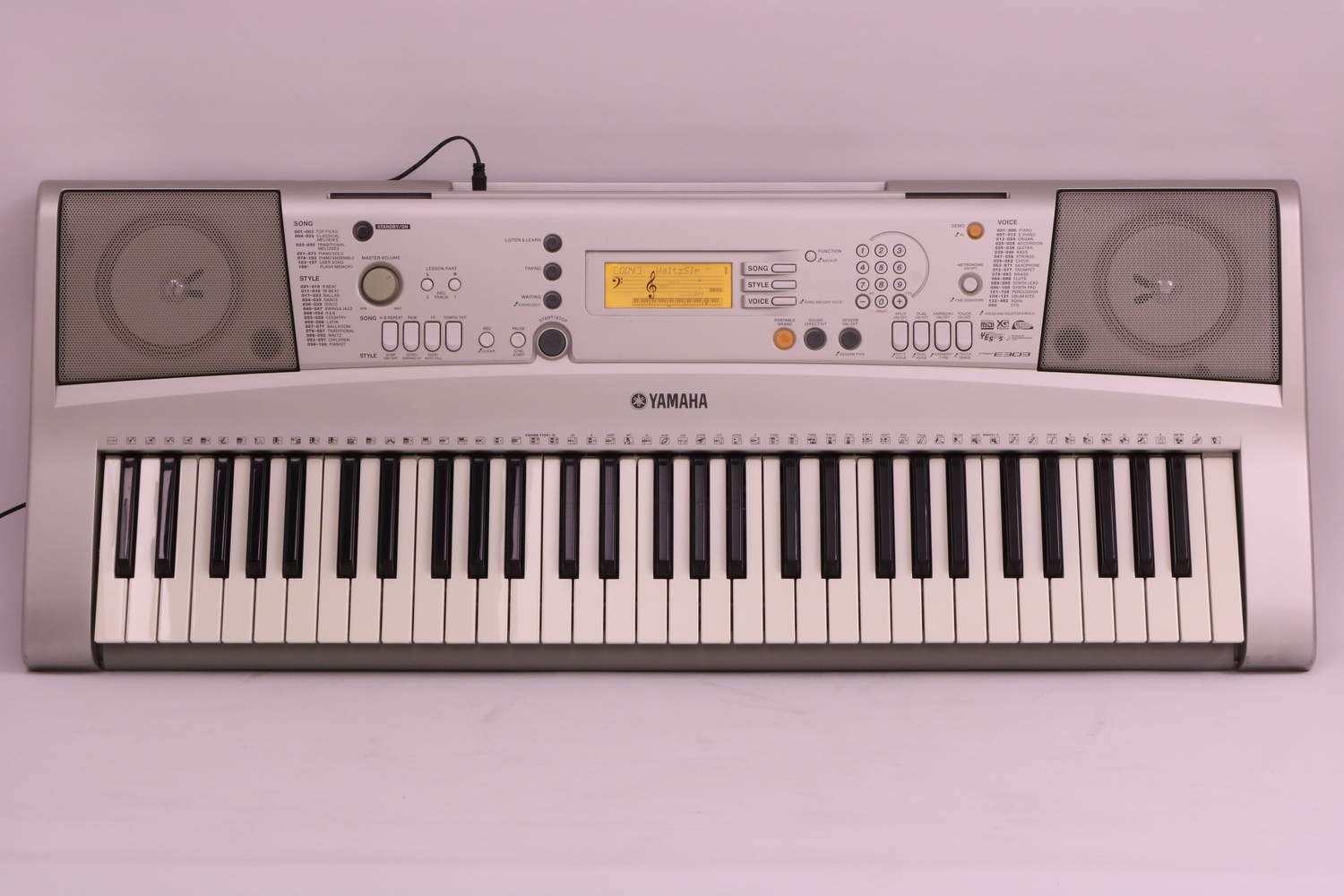 Yamaha PSR-E303 portable electron.. (366496126) ᐈ Massiartdesign på Tradera