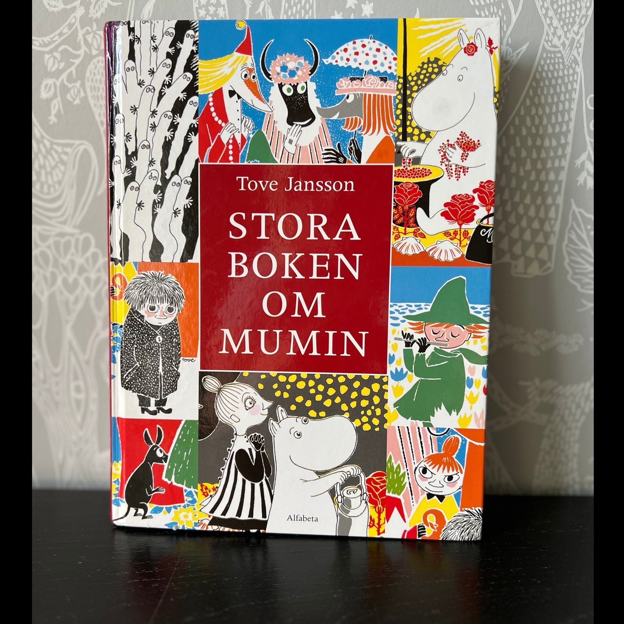 洋書 Stora Mumin boken / Tove Jansson Se produkter som liknar Stora Boken om Mumin av Tove .. på