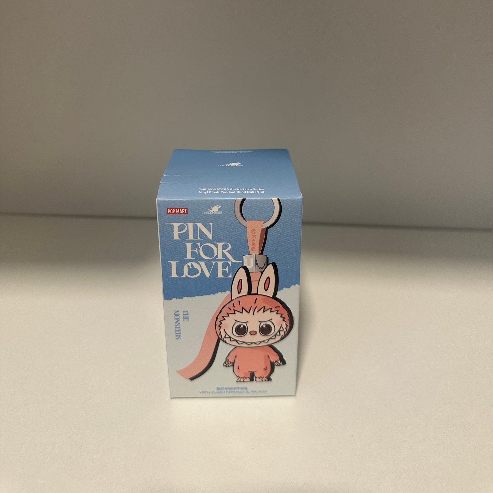 Se produkter som liknar Labubu Pin For Love (N-Z) - T.. på Tradera