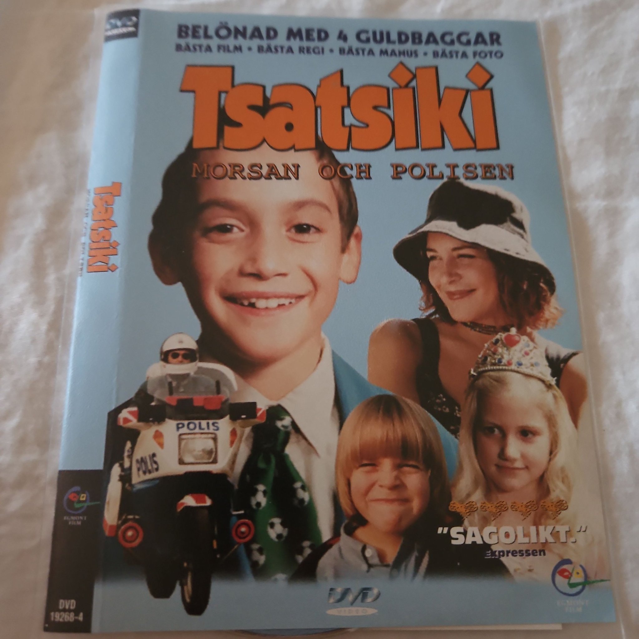 Se produkter som liknar Tsatsiki - Morsan och Polisen.. på Tradera ...