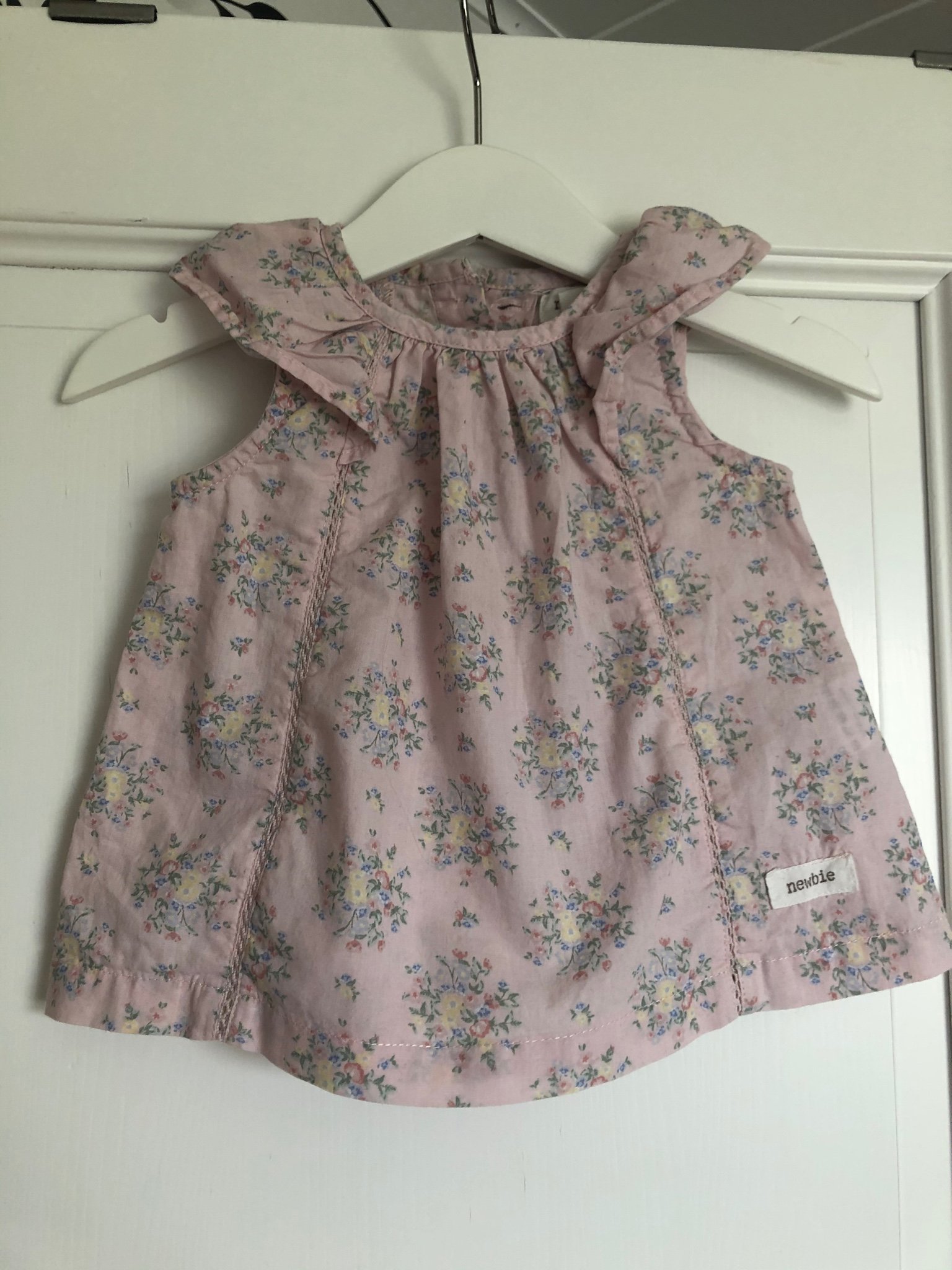 Blommig klänning Newbie