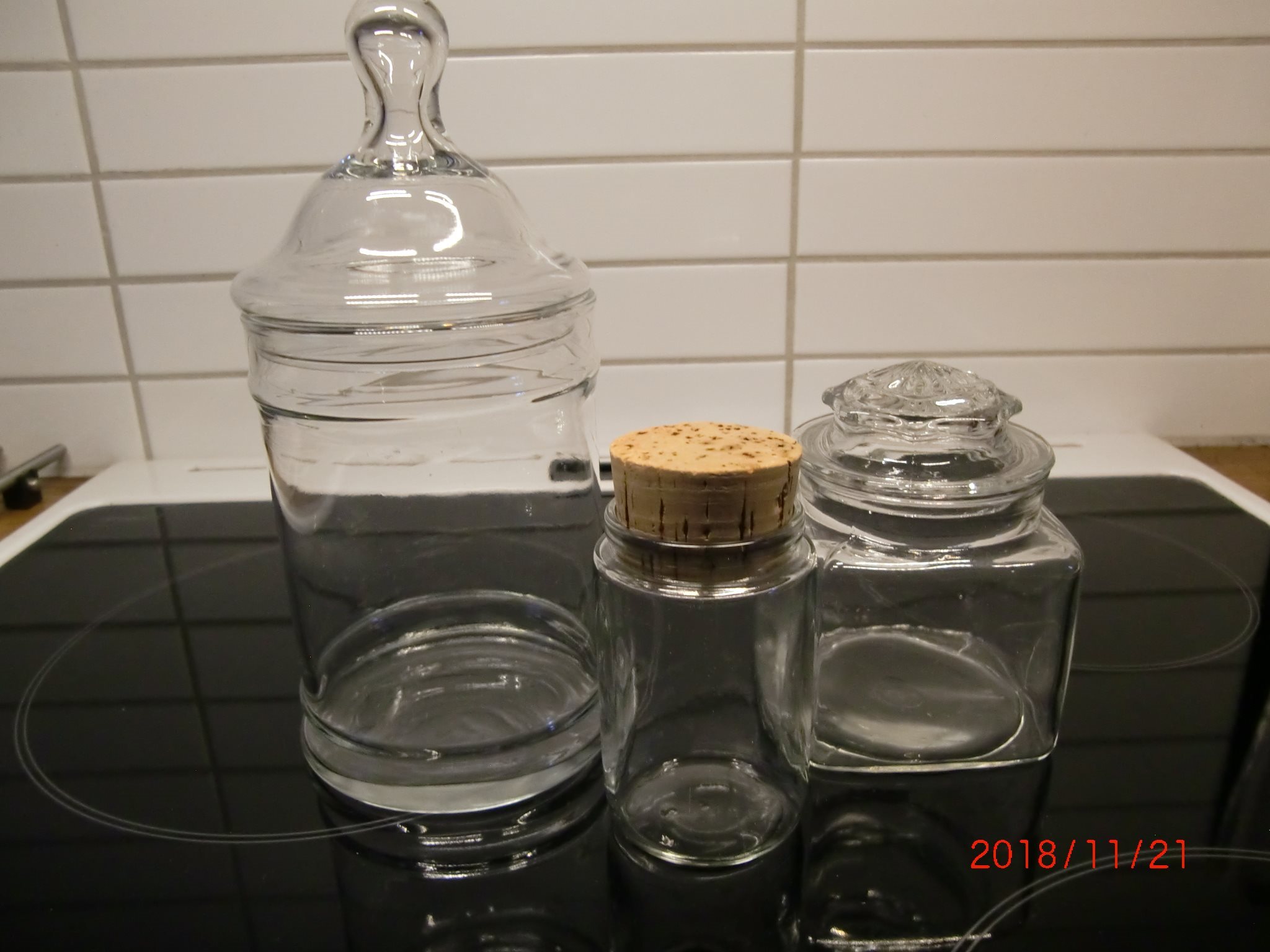 glas och burkar
