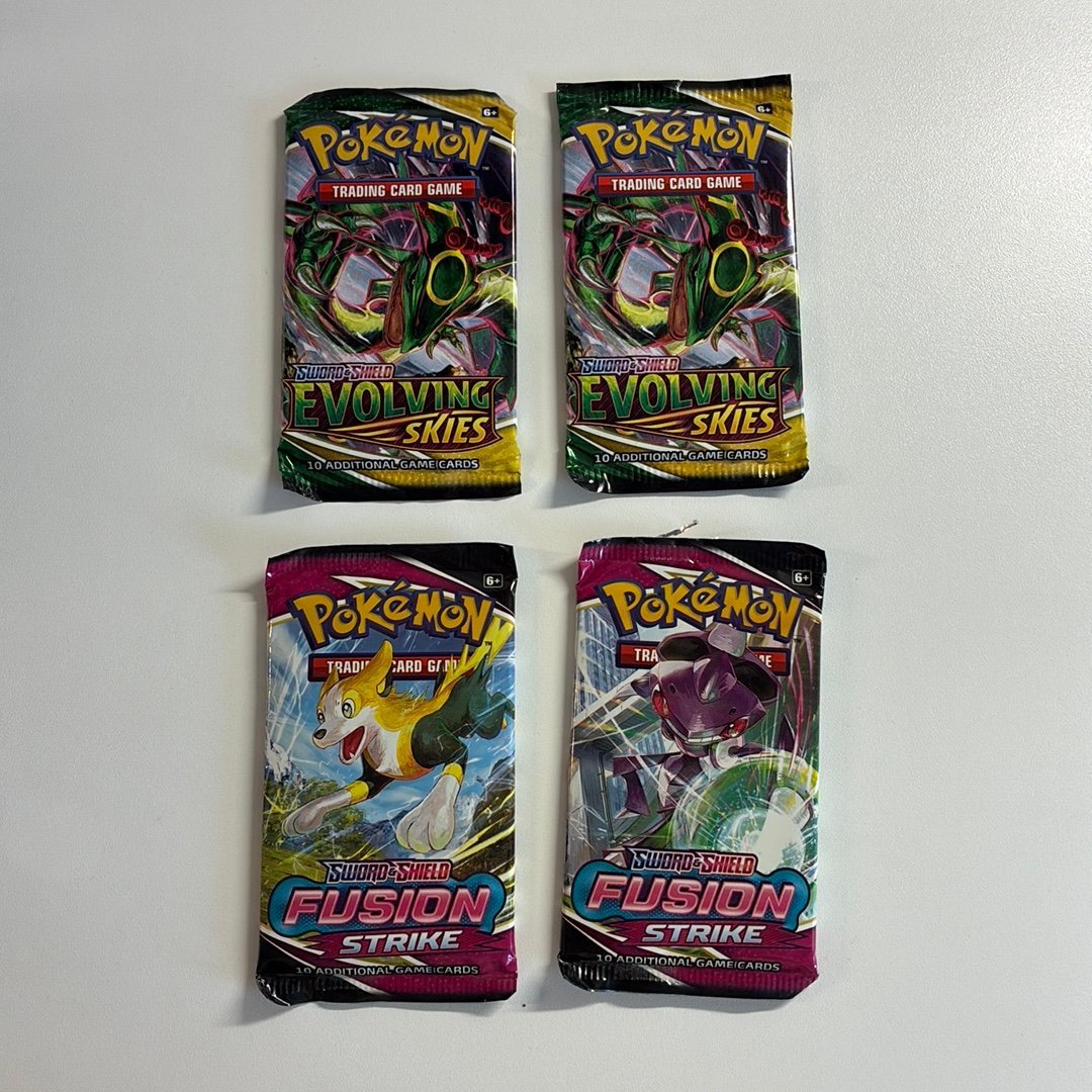 Se produkter som liknar Evolving Skies & Fusion Strik.. p Tradera  (730233745)