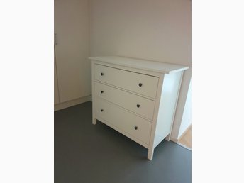 Hemnes byrå från IKEA helt ny inköpt maj 2020 (410196956 Fin byrå & Ikea poäng fåtölj björk | Göteborg | Ikea, Byrå