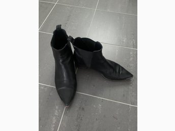 Acne Studios Jensen boots i skinn stl 40 Acne Studios Jensen boots i skinn stl 40