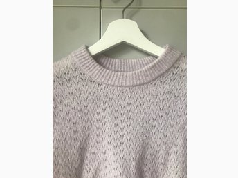 Stickad tröja H&M lila storlek S mohair Stickad tröja H&M lila storlek S mohair