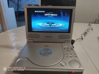Fungerande bärbar dvd DMTECH 220&12 V.med all tillbehör kablar väska fjär k. Fungerande bärbar dvd DMTECH 220&12 V.med all tillbehör kablar väska fjär k.