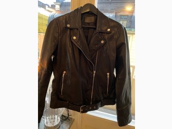 JOFAMA ELLY size 42 inköpt i maj 2020 (427035607) ᐈ Köp Köp Jofama Elly Black | Jackor