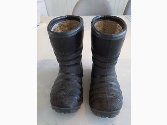 Viking vattentäta fodrade kängor strl 23 Viking vattentäta fodrade kängor strl 23