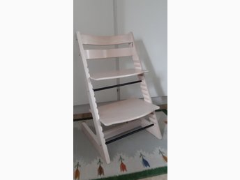 Stokke tripp trapp, stol i ljust trä, vitlaserad (411184440 Stokke tripp trapp, stol i ljust trä, vitlaserad (411184440