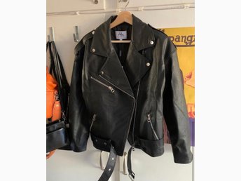 SKINNJACKA NA KD NY (415837920) ᐈ Köp på Tradera SKINNJACKA NA KD NY (415837920) ᐈ Köp på Tradera