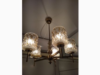 Taklampa kullampa femarmad mässing & glas retro ca. 60 tal 70 tal Taklampa kullampa femarmad mässing & glas retro ca. 60 tal 70 tal