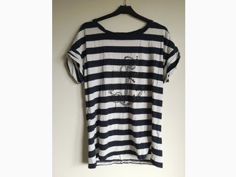 Randig t shirt shirt topp trend ankare tryck sjöman nypris 399: Nelly Randig t shirt shirt topp trend ankare tryck sjöman nypris 399: Nelly