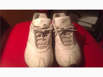 Nike Dam Beige Nike Dam Beige