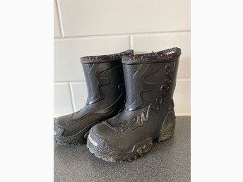 Slusher fodrade gummistövlar strl 22 innermått .. (422246782 Slusher fodrade gummistövlar strl 22 innermått .. (422246782