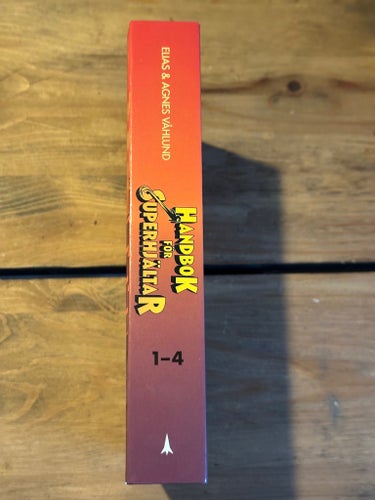 Handbok för Superhjältar: Samlingsvolym 1-4 av Elias & Agnes Våhlund