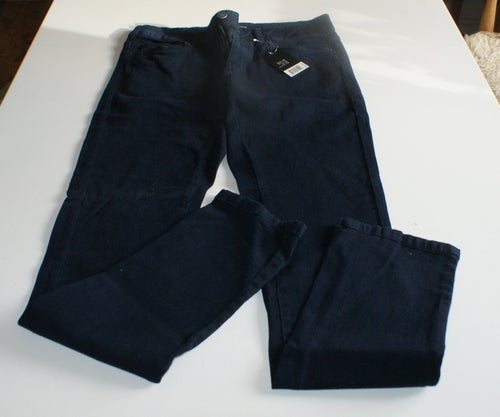Mörkblå jeans, storlek 40 Nya med tag