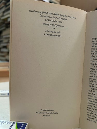 Haren springer av John Updike, bok, Very good plus