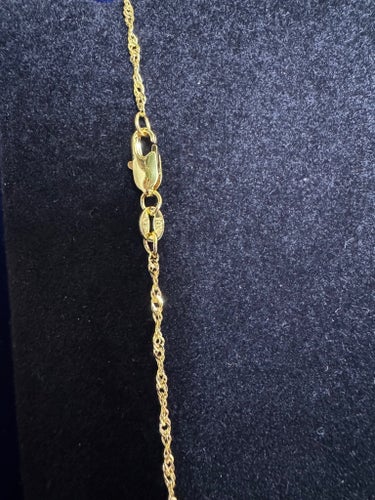 18k guldpläterat halsband. Längd 40 cm. Länk 1,2 mm bred