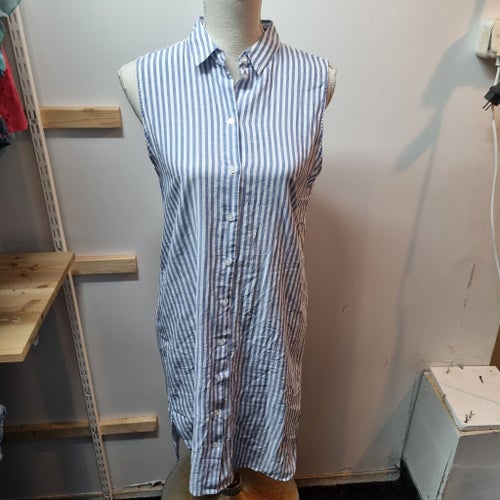 H&M blå och vit randig klänning, storlek 38