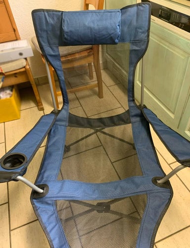 150kg vikbar campingstol med mugghållare och förvaringsväska, justerbar vilstol