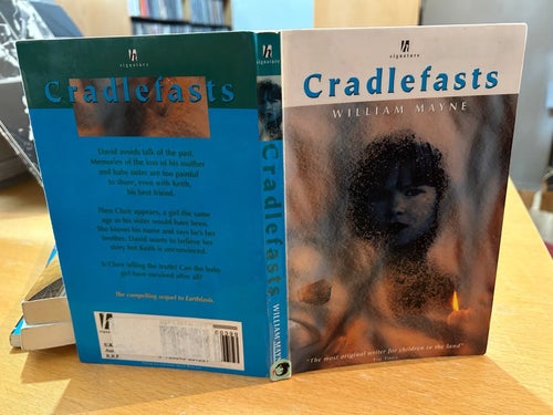 Cradlefasts by William Mayne, bok, good plus, SM