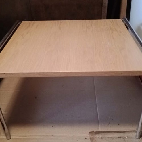 Träbord med metallben sidobord nattduksbord