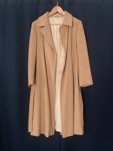 Beige kappa ullkappa lång