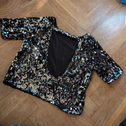 Urläcker glittrig paljettop i stl. XS bikbok