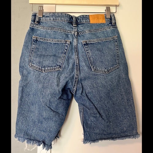 Jeansshorts från Monki strl 25