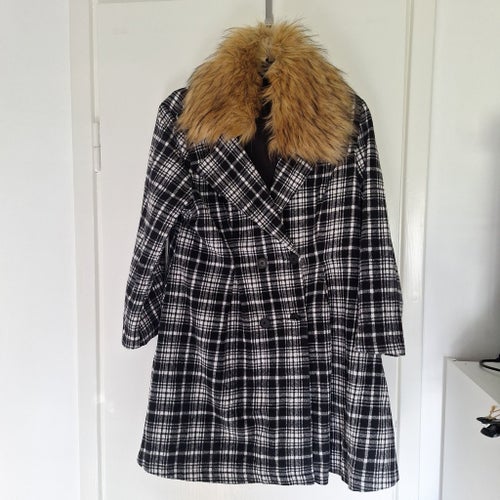 SHEIN CURVE svartvit kappa, storlek 1XL