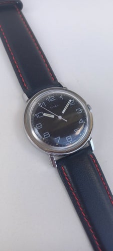 Timex Mekanisk Klocka med Svart Urtavla