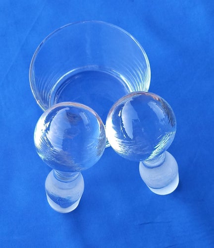 2 st stora vintage, tunga kristall proppar till karaffer
