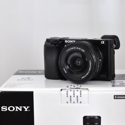 KompletSony A6000 med objektiv 16-50mm - Endast 4573 Exponringar - Mycket Fint!