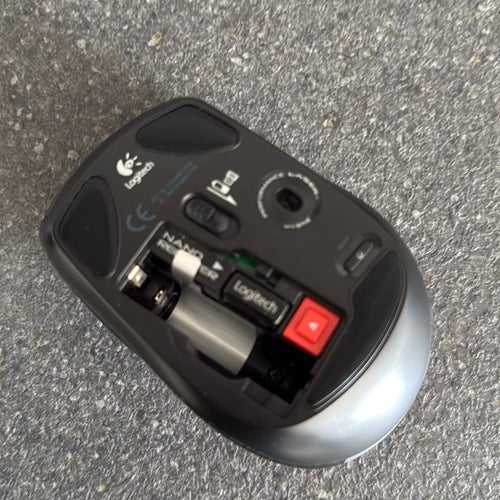 Logitech trådlös mus med fodral