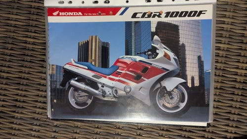 Honda CBR1000F