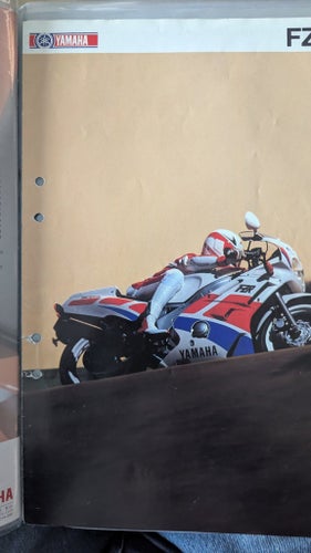Yamaha FZR600 broschyr