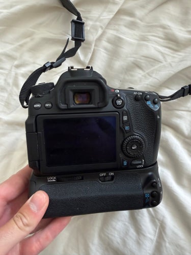 Canon EOS 70D systemkamera med två objektiv och blixt