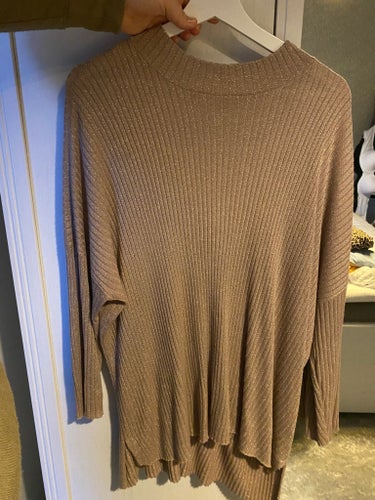 Ellos beige guldglittrigtröja, storlek 50/52