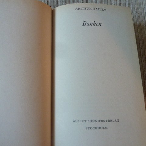 BANKEN, A. HAILEY, 1977, BÖCKER