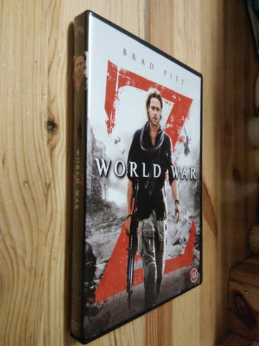 World War Z av Marc Forster med Brad Pitt och Matthew Fox. DVD