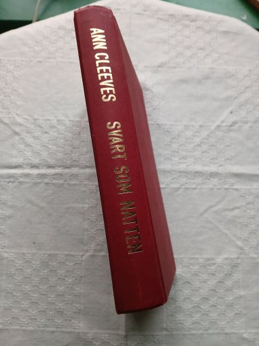 Svart som natten - Ann Cleeves