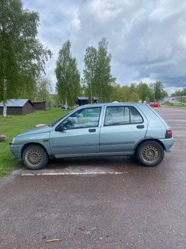 Renault Clio 5-dörrars Halvkombi 1.4 Manuell