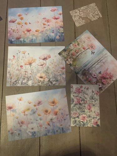 Papper med blommotiv