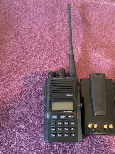 Puxing PX-888K FM Transceiver med batterier & laddare