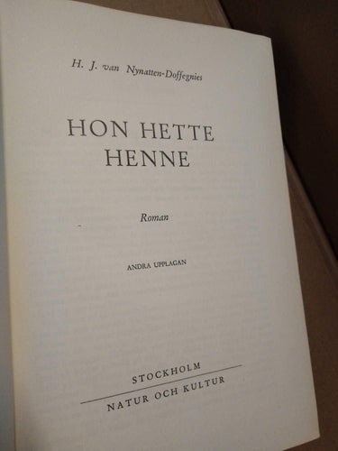 Hon hette Henne av H. J. van Nynatten-Doffegnies