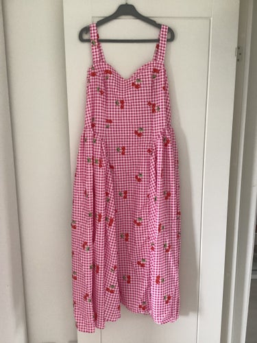 Rosa Körsbärsmönstrad Klänning STL XL NY
