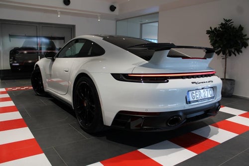 Porsche 911 Carrera 4 GTS