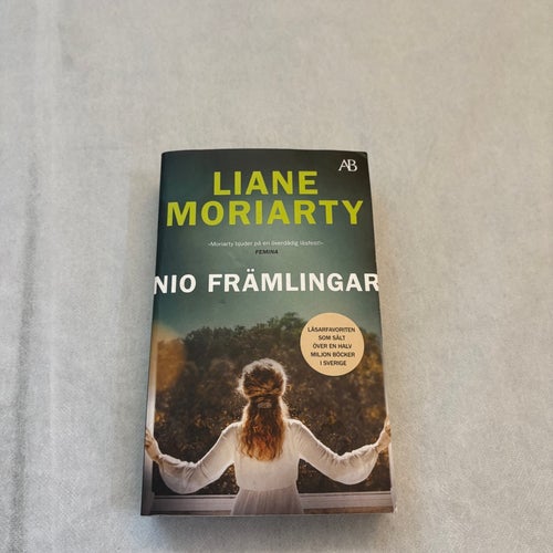 Nio främlingar av Liane Moriarty, 2019